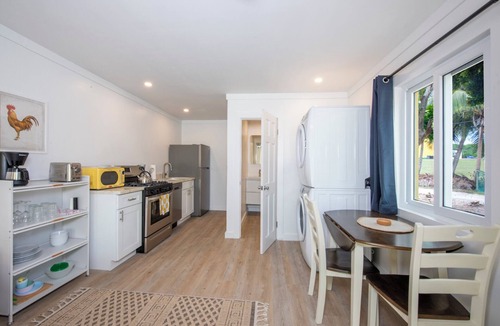 Governor's Harbour Apartment | Laughing Bird Suites