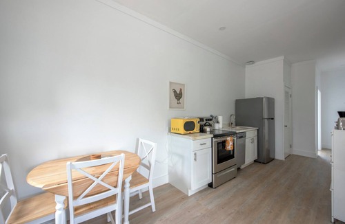 Governor's Harbour Apartment | Laughing Bird Suites