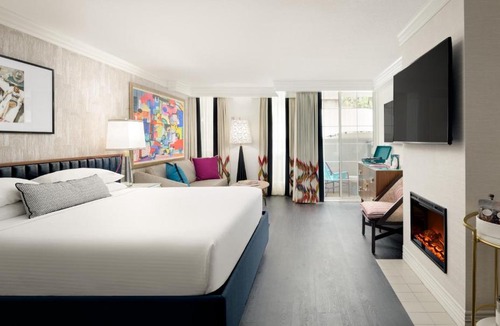 Tri-West Hotel | Le Parc at Melrose