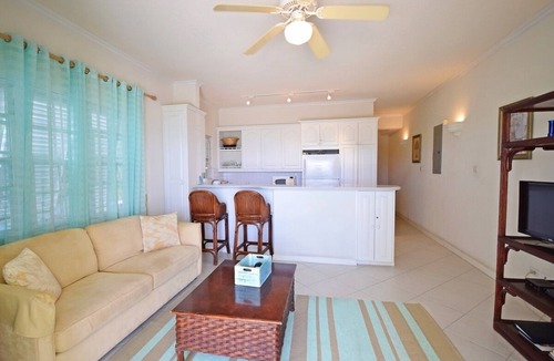 Saint Lawrence Apartment | Leith Court by BSL Rentals