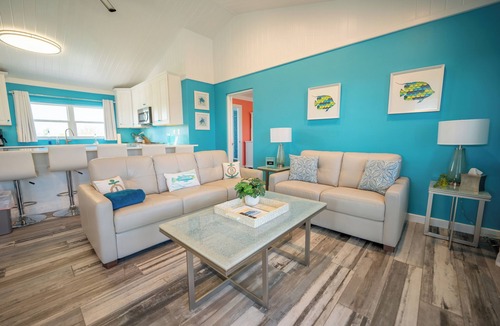 Green Turtle Estates House | Lillian's Bungalows - Ocean View Villa