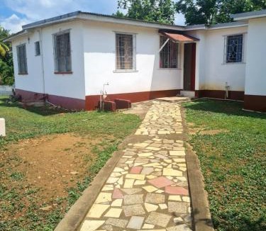 Linstead Apartment | Linstead AirB&B Crescent Avenue