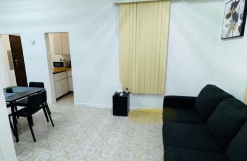 Parque Apartment | Location! Walk to Beach Apartment