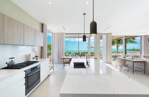 Long Bay Hills Hotel | Long Bay Gem | Oceanfront Villa w/Pool & Lagoon Access | Amazing Marine Life