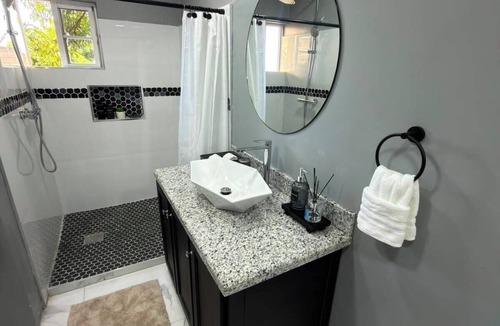 Boscobel House | Lovely 1-bedroom with AC, 15 minutes from Ocho Rios town center and attractions.