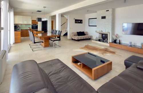 Celina House | Lovely home in Celina with private swimming pool, can be inside or outside