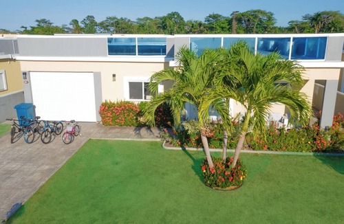 St. Ann's Bay House | Luxurious 3BR 3Bath Beach Villa with private Chef Service