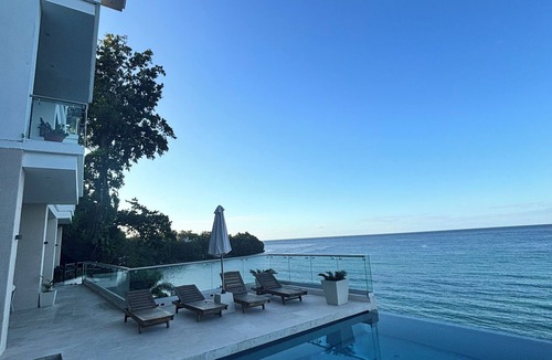 Salt Gut Villa | Luxurious Beachfront Villa located in the beautiful Ocho Rios Jamaica