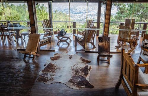 Jarabacoa House | Luxurious Cabin Retreat in Las JARABACOA with Private Pool, EL RELOJ SE DETUVO