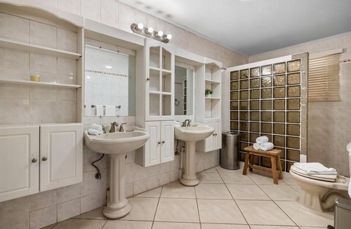Washington Villa | Luxurious Haven in the Heart of the Island ~ Pool!