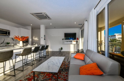 Palm Beach Condo | Luxury 2-bedroom Condo Right on the Strip in Palm Beach