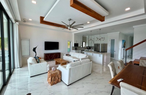 Bell Channel Bay House | Luxury 2026 Waterfront Home w/Yacht Dock + Rooftop