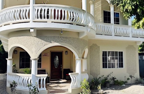 Port Antonio House | Luxury 5 Bedroom House W Private Parking & Patio