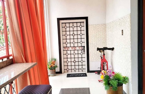 Eastwood Park Villa | Luxury 6BR Central In Halfway Tree @Kingston Manor