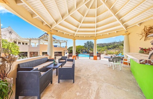 Santa Cruz Villa | Luxury 6BR Pool | Nature`s Dream Villa by Bocobay