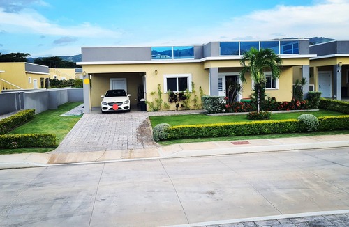 St. Ann's Bay Villa | Luxury Beach Front 3 Bed/2 Bath at Marina Villas