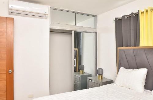 Santiago de los Caballeros Apartment | Luxury Pool Gym Basketball