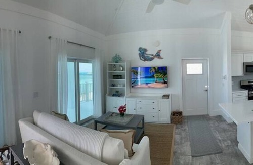 Lubbers Quarters Cay Villa | Luxury oceanfront villa 1BR, protected dock, private & gated peninsula