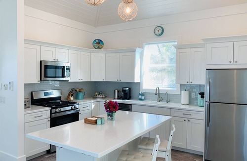 Lubbers Quarters Cay Villa | Luxury oceanfront villa 1BR, protected dock, private & gated peninsula