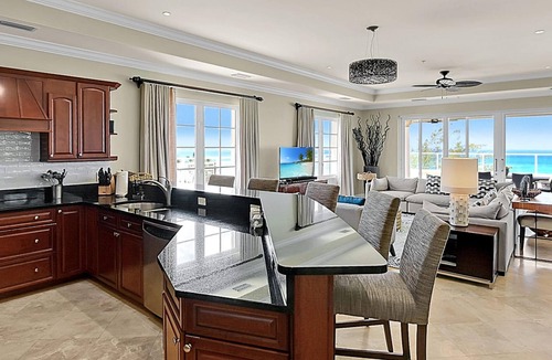 Seven Mile Beach Apartment | Luxury Penthouse Condo With 360 Oceanviews