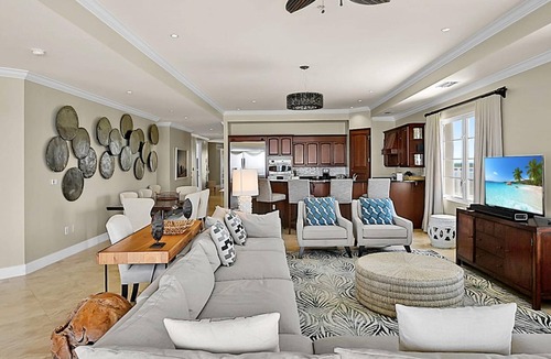 Seven Mile Beach Apartment | Luxury Penthouse Condo With 360 Oceanviews