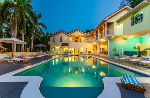 Montego Bay House | Luxury Villa with Private Chef and Pool with Nine Bedrooms and Staff