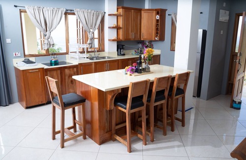 La Pointe Apartment | Make peace with the ocean with breathtaking views and great beach Free Breakfast
