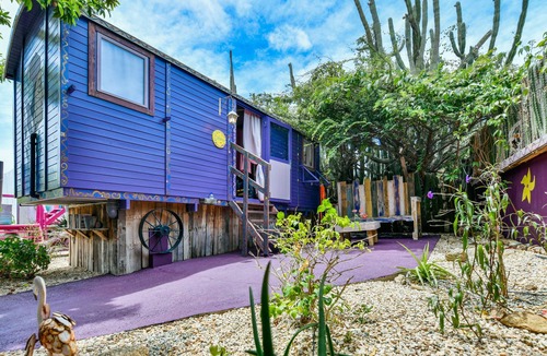 Santa Cruz Apartment | Mammaloe's gypsy wagon Bohemian