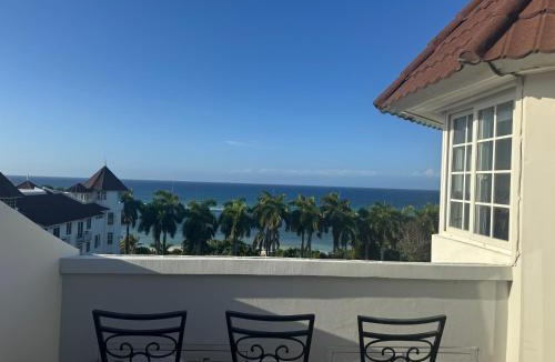 St.Bran's Burg Apartment | Marriott SeaCastles B30 Rooftop Penthouse