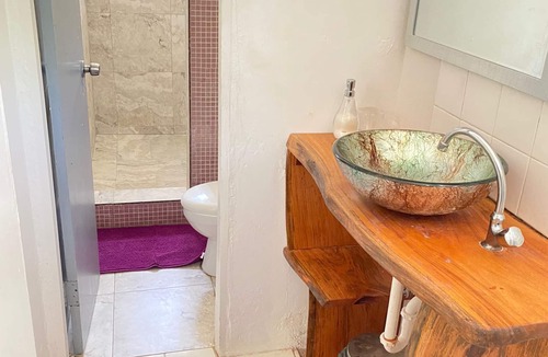 Welches House | Master Bedroom Located on the Tourist Belt: Walk to the Beach and the Gap