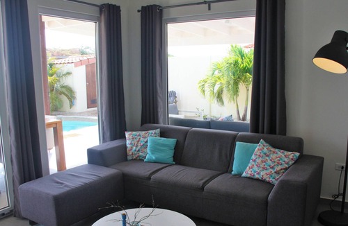 Oranjestad Villa | Mi Gusto Villa Charming Villa for 6