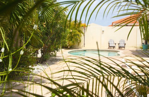 Oranjestad Villa | Mi Gusto Villa Charming Villa for 6