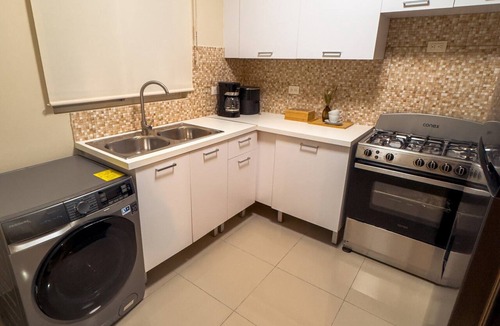 Veron House | Milyleo Home, Your Caribbean Hideaway – Private Jacuzzi & Tropical Comfort