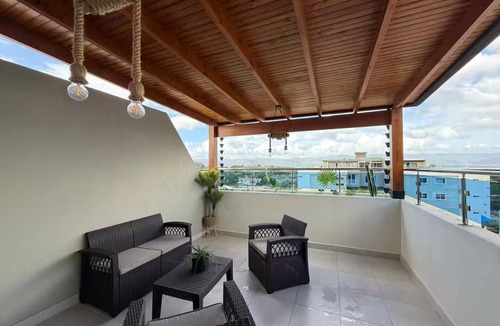 Punal Apartment | Modern Penthouse/Private Jacuzzi