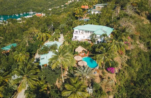 Marigot Bay Cottage | Modern 1 bed guesthouse with pool and ocean view!