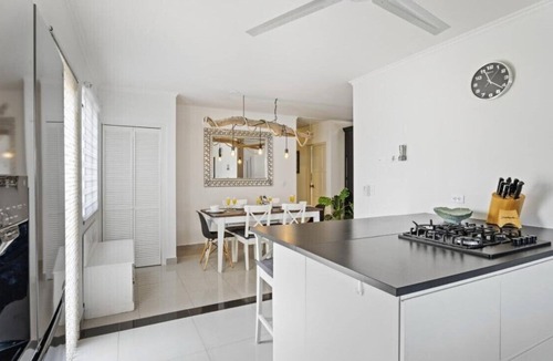 Calbas Plaza Residences House | MODERN and CLEAN - 6 guests - beautiful and private vacation home with pool!