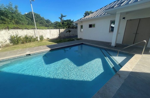 Eden Gardens Apartment | Modern Chic Apartment Suite With Pool & Ocean View with AC, WiFi in Kingston