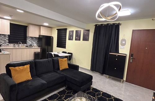 Eden Gardens Apartment | Modern City Apartment w/pool & fast WiFi- Close to Airport