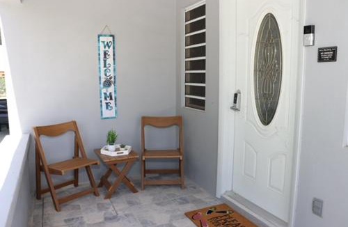 Pares House | Modern Home with AC Near Local Attractions and Beaches