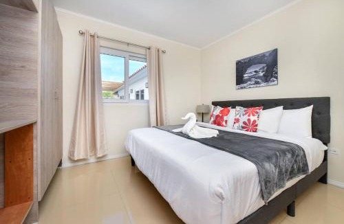 Boroncana Apartment | Modern NEW Apartment 3min from Ritz Pool & BBQ