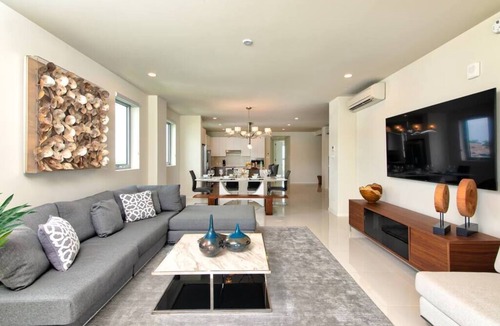 Montego Bay Apartment | Montego Bay: Elegant Apt w/Stunning Sunset Views