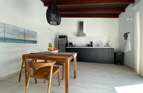 Palm Beach Apartment | Movida Inn Aruba-White DELUXE STEPS from PalmBeach