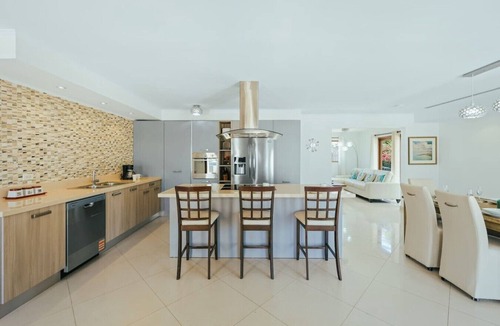 Opal Villa | New 3BR w/Private Pool 5-Min Walk to Beach By Bocobay