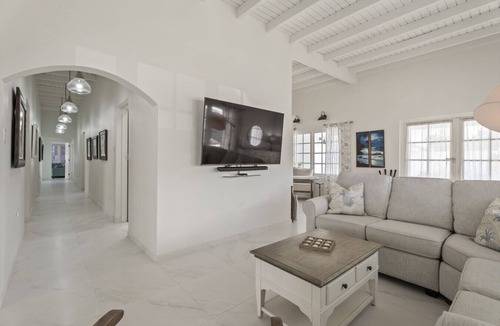 Noord House | NEW 5BR Private Family Villa w/Pool & Game Area