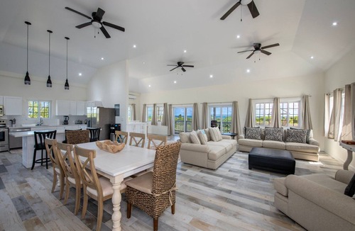 North Palmetto Point House | New Banks Road Estate w/Htd Pool, Pink Sand Beach, Walk to Restaurant/Bar