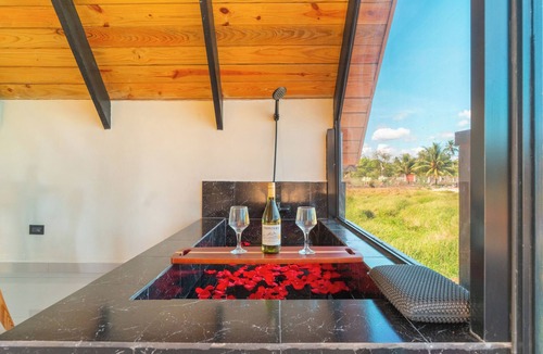 Los Brazos Cabin | New! Cabin with AC in La Lometa - perfect getaway spot