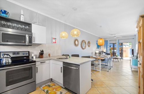Gold Coast House | NEW, Cozy Townhome - walking distance to best Aruba beaches!