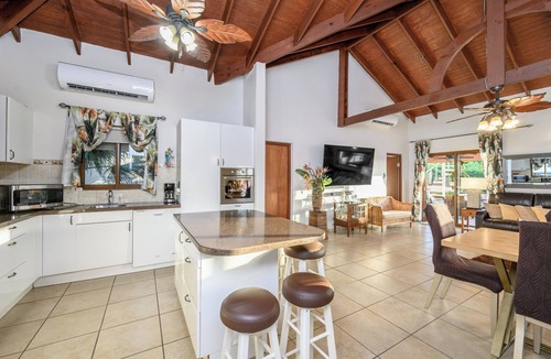Opal House | New for Rent Ocean View w/Pool - 4 Min Walk to Ritz Carlton & Marriott Beaches