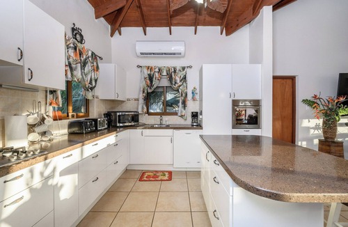 Opal House | New for Rent Ocean View w/Pool - 4 Min Walk to Ritz Carlton & Marriott Beaches