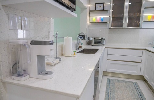 Noord Villa | NEW & Fully Renovated 5 Bedroom, 4 Bath Villa, private pool, Sleeps up to 12,